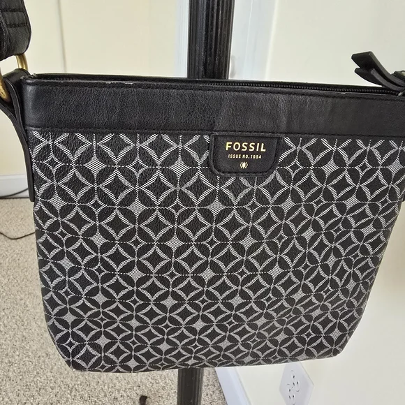 Fossil Black and Gray Crossbody Bag - Picture 3 of 14